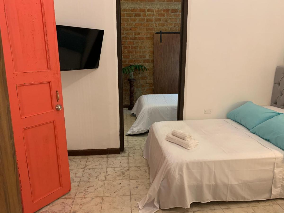 Casa Blanca San Antonio Hostal Boutique Cali Esterno foto