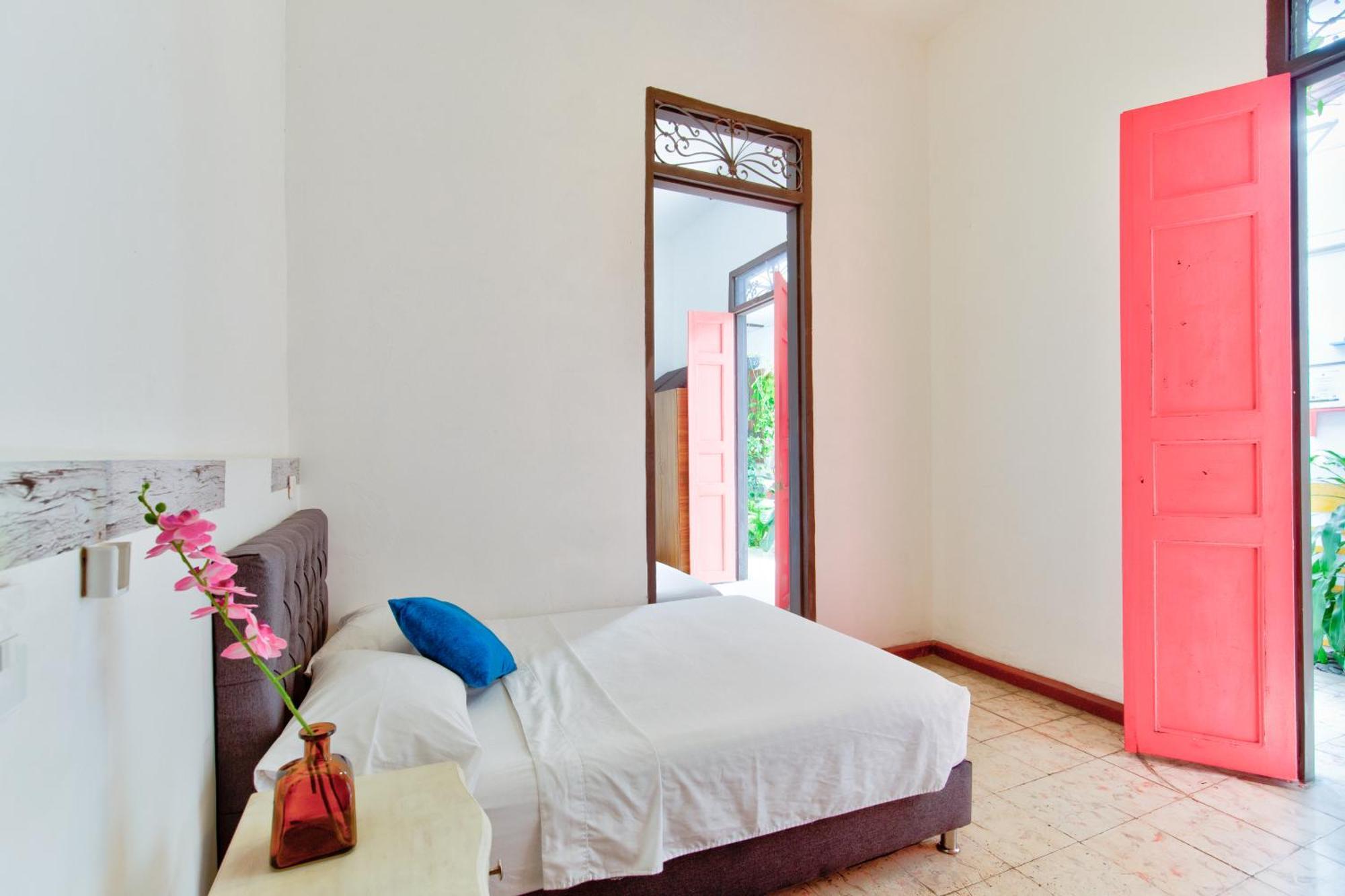 Casa Blanca San Antonio Hostal Boutique Cali Esterno foto