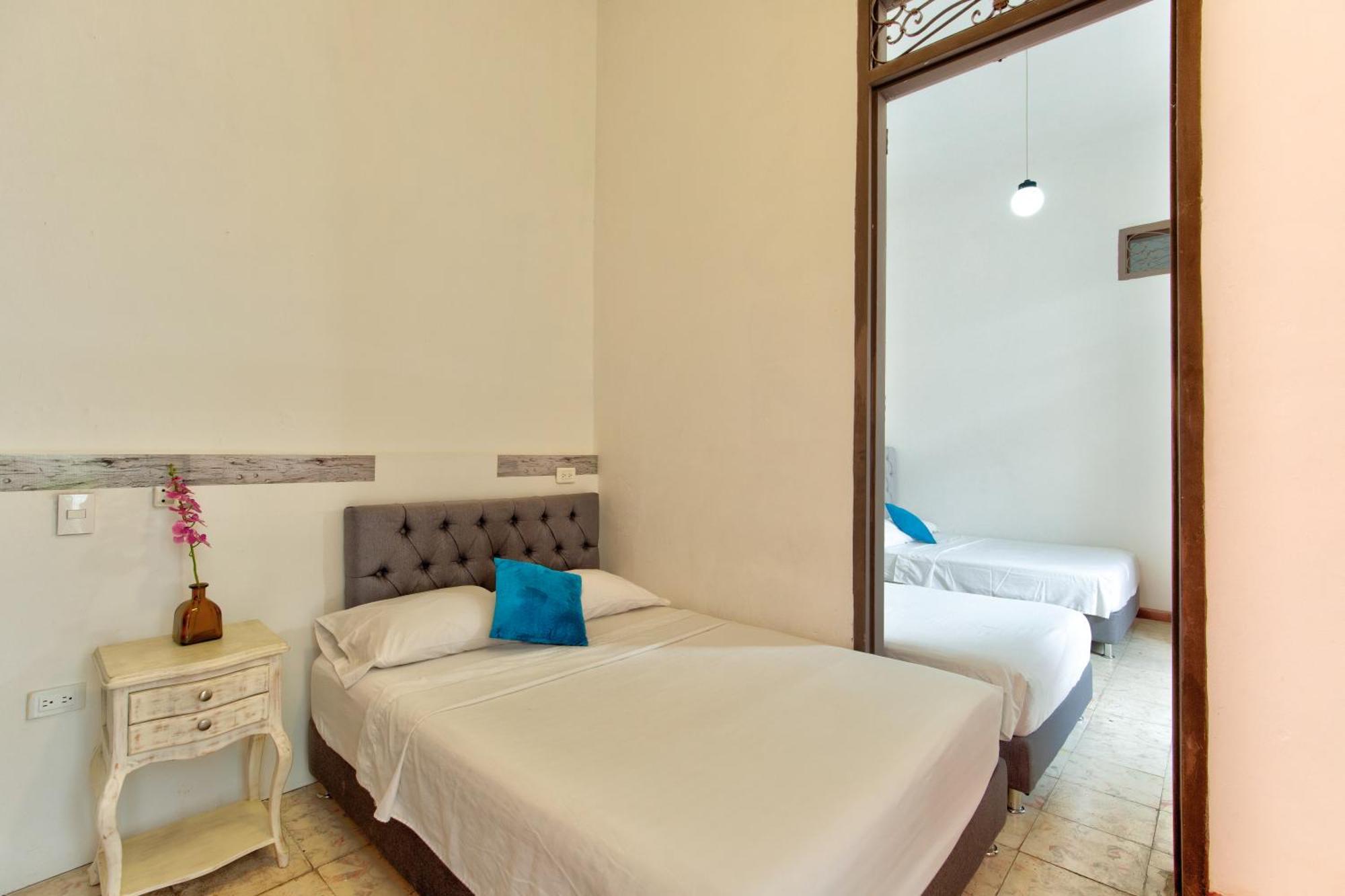 Casa Blanca San Antonio Hostal Boutique Cali Esterno foto